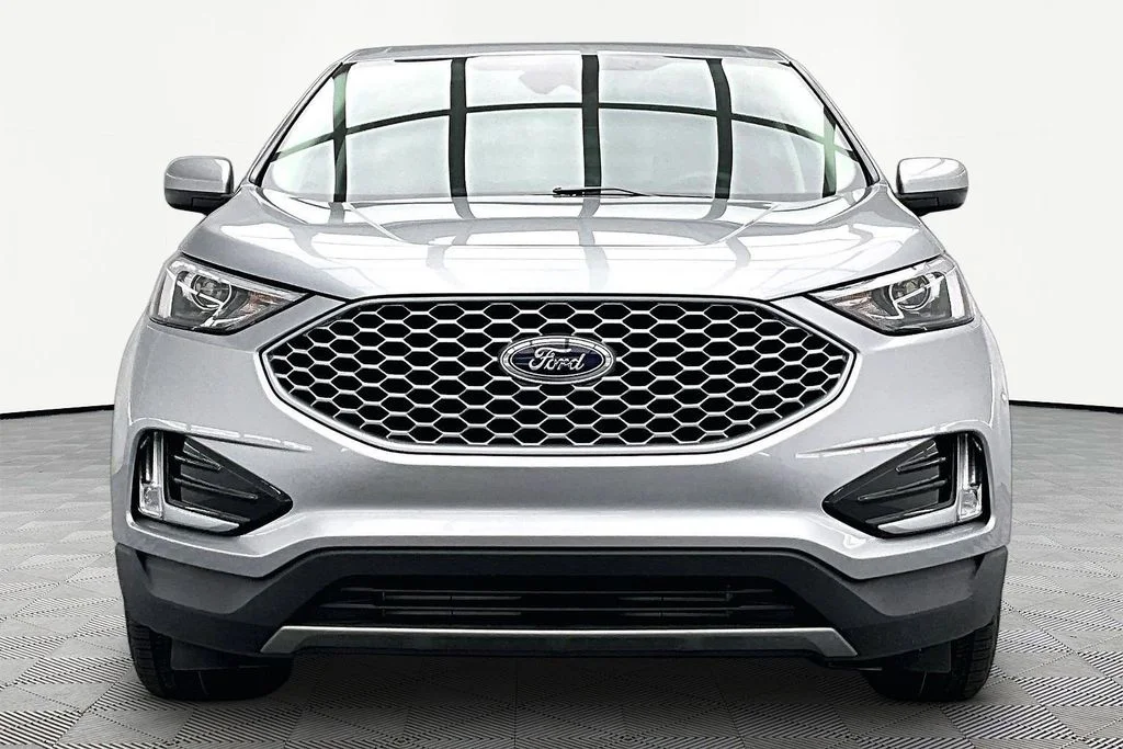 Certified Used 2024 Silver Metallic Ford SEL image 3