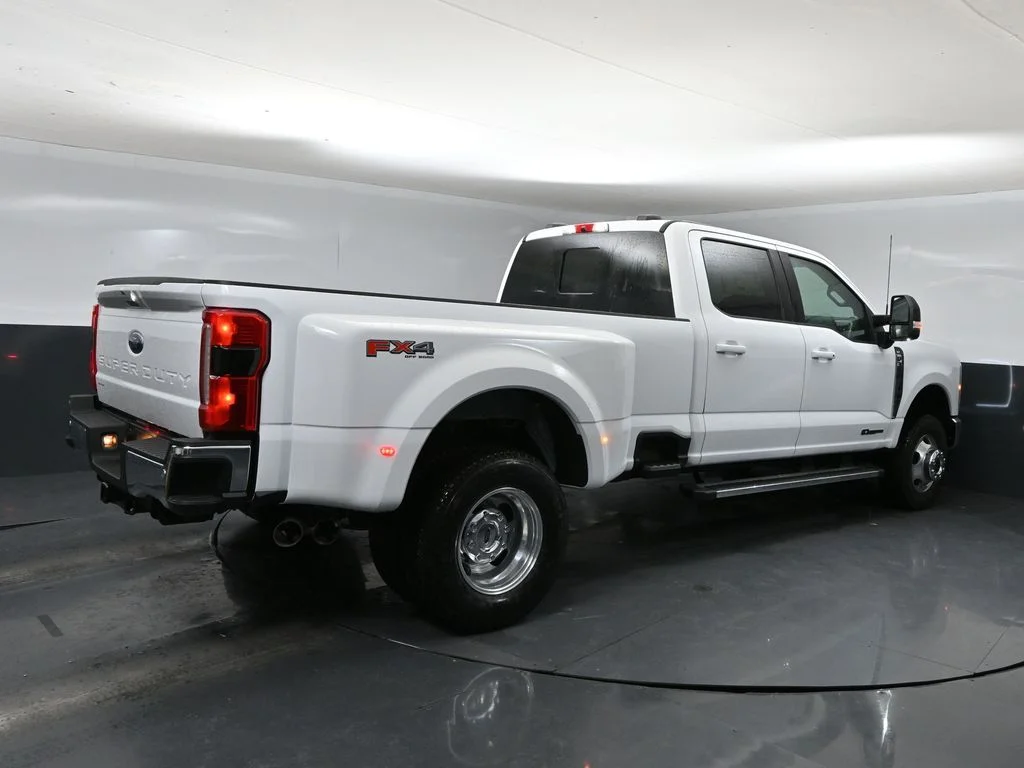 New 2026 Oxford White Ford F-350® XLT image 2
