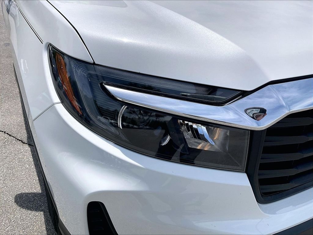 Used 2022 Platinum White Pearl Honda RTL image 29