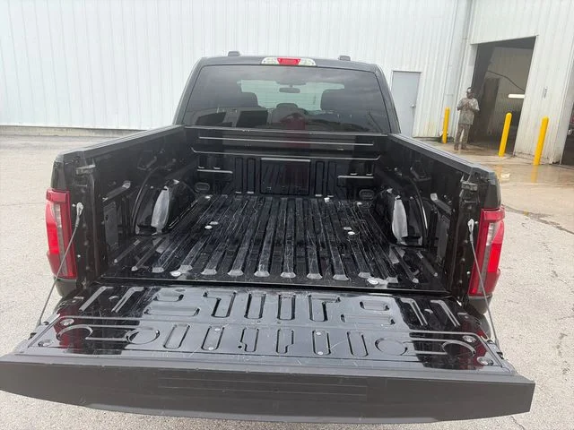 Used 2025 Black Ford XLT image 22