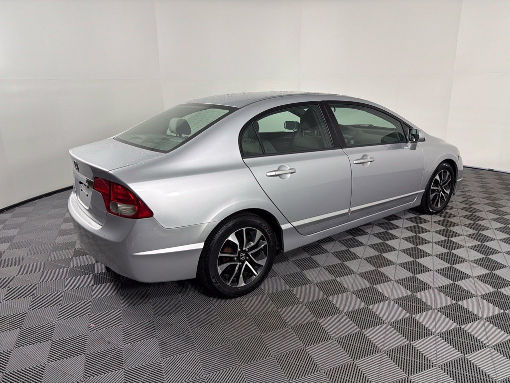 Used 2011 Silver Honda LX image 6