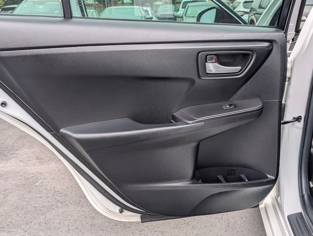 Used 2015 White Toyota SE image 13