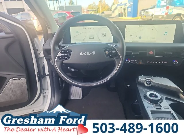 Used 2023 Snow White Pearl Kia Wind image 19