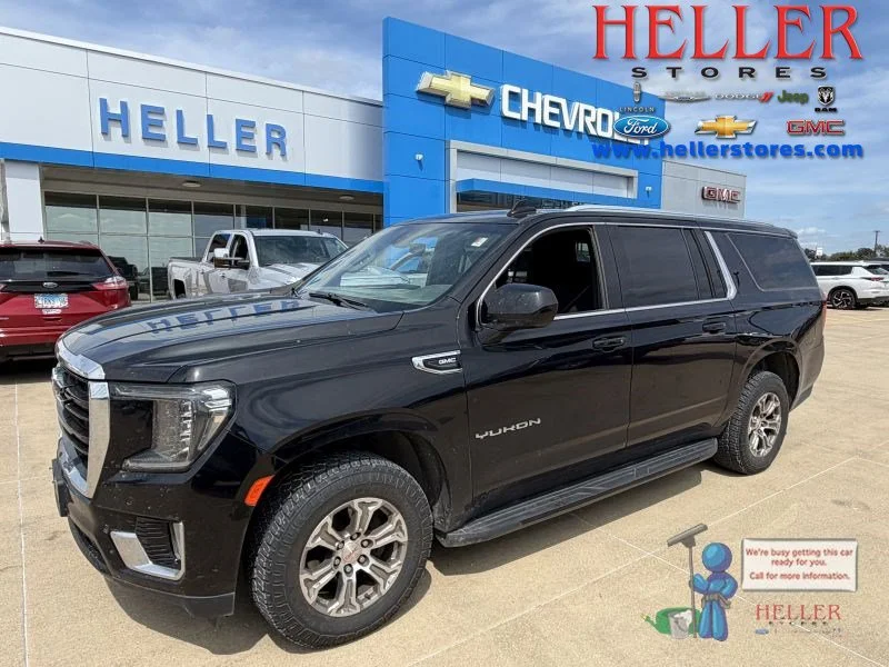 Used 2022 ONYX BLACK GMC SLE image 1