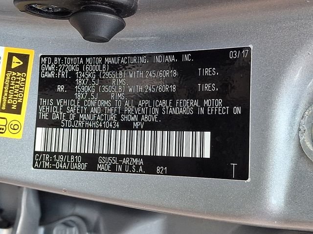 Used 2017 Silver Toyota XLE image 28