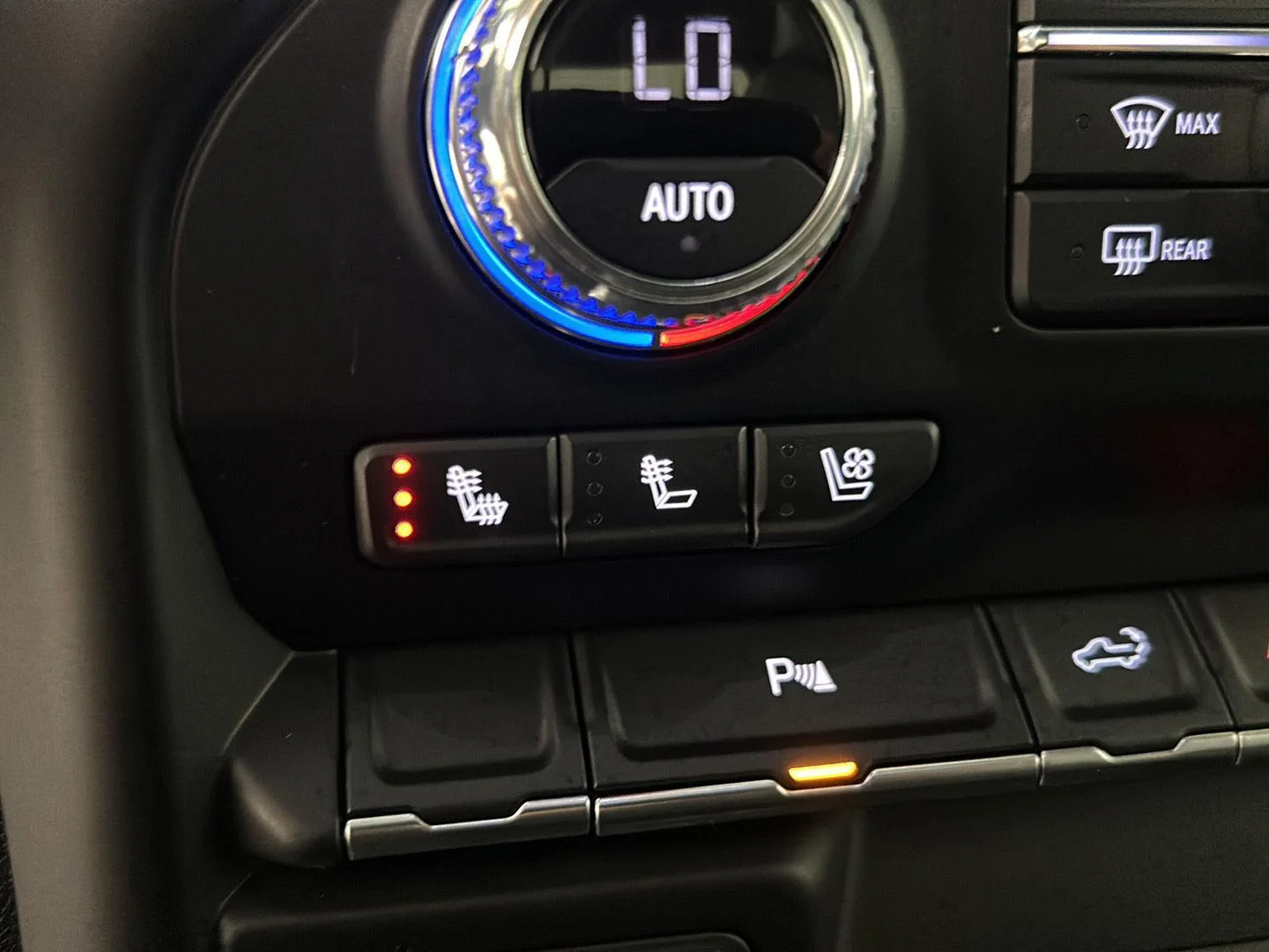 Used 2021 Summit White GMC AT4 image 29