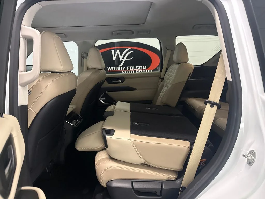 New 2026 White Nissan Platinum Reserve image 12