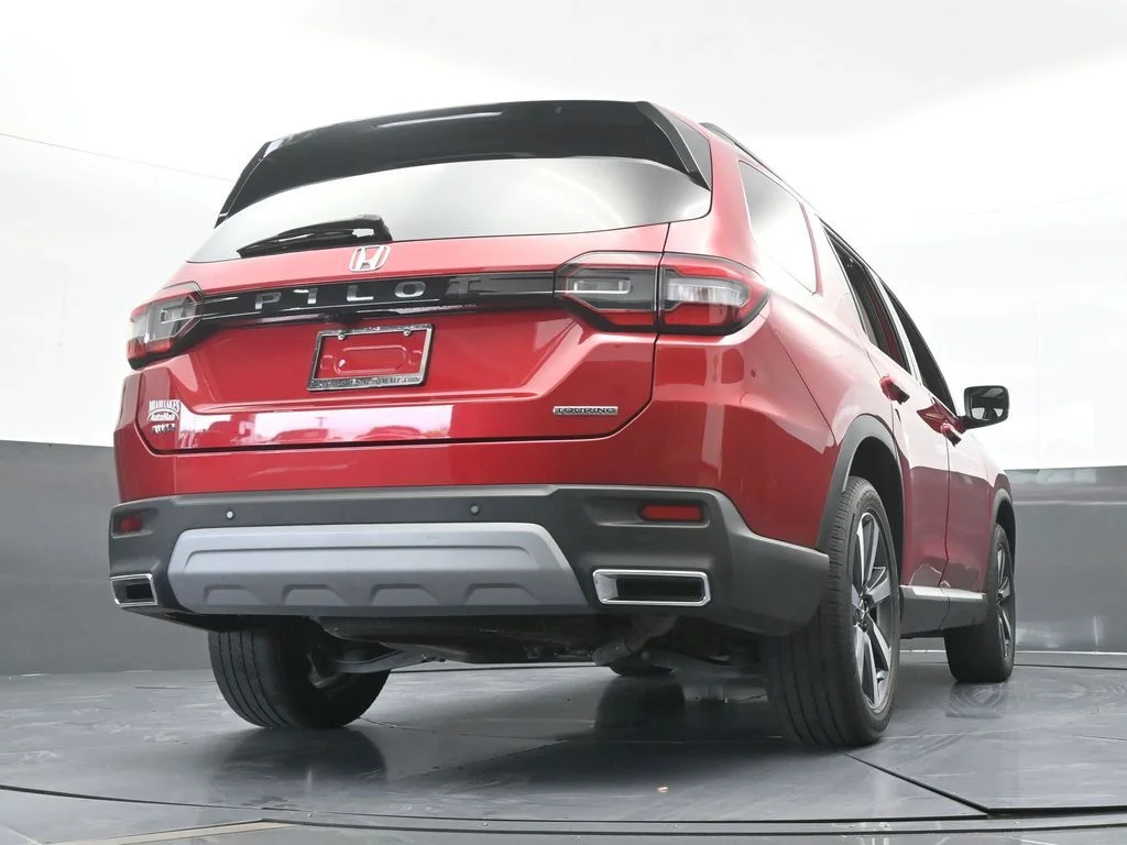 Used 2024 Radiant Red Metallic II Honda Touring image 68