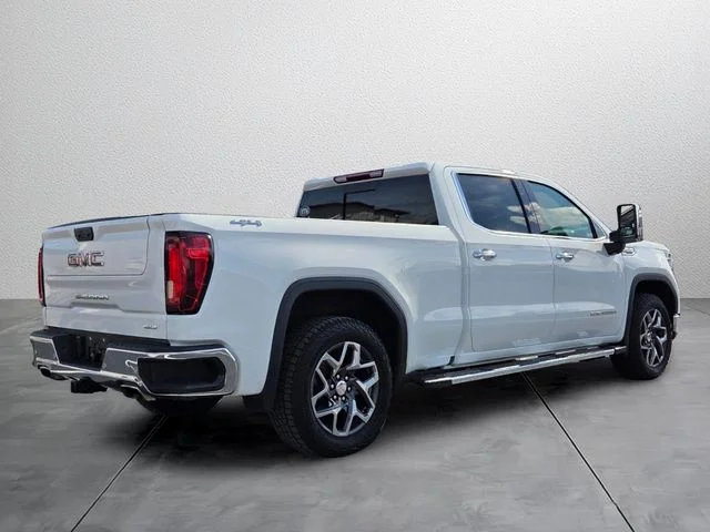 Used 2024 White GMC SLT image 4