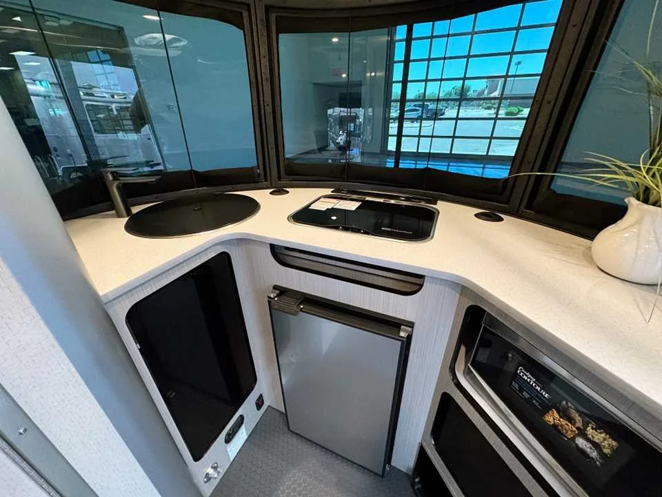 New 2025 SILVER AIRSTREAM  image 18