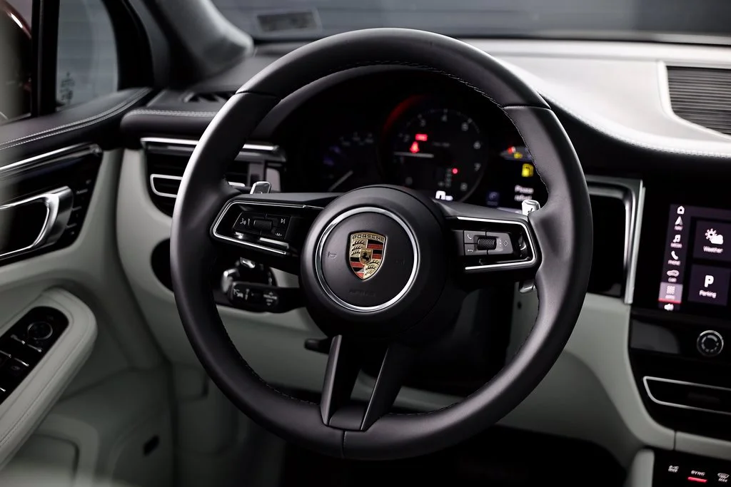 2026 Porsche Macan T - Photo 28