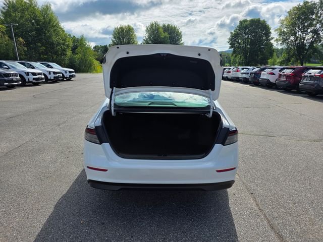Used 2024 Platinum White Pearl Honda EX image 11
