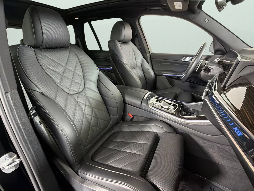 Used 2025 Black BMW xDrive50e image 35