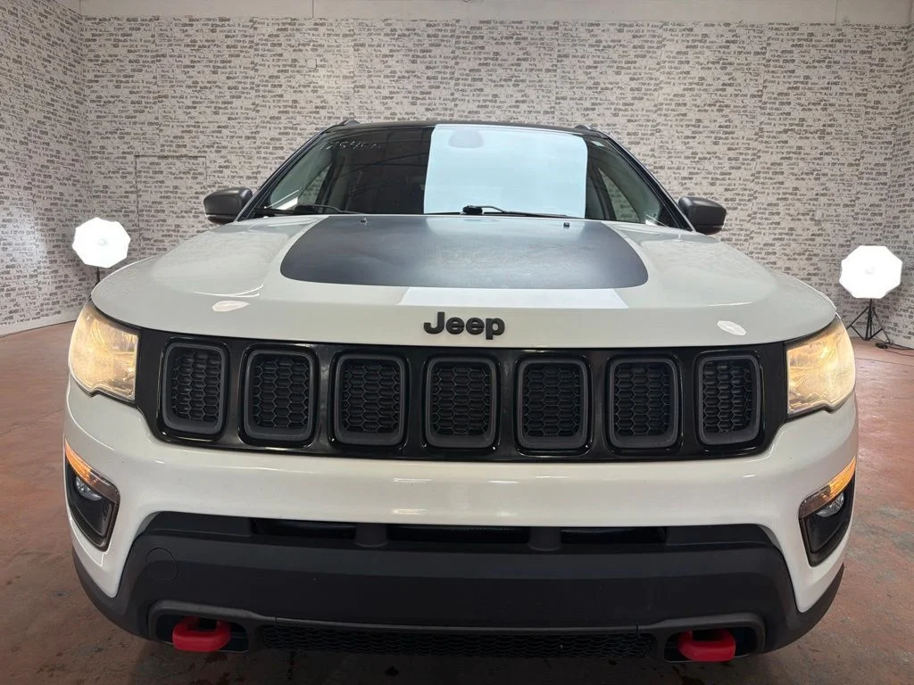 Used 2019 White Clearcoat Jeep Trailhawk image 2