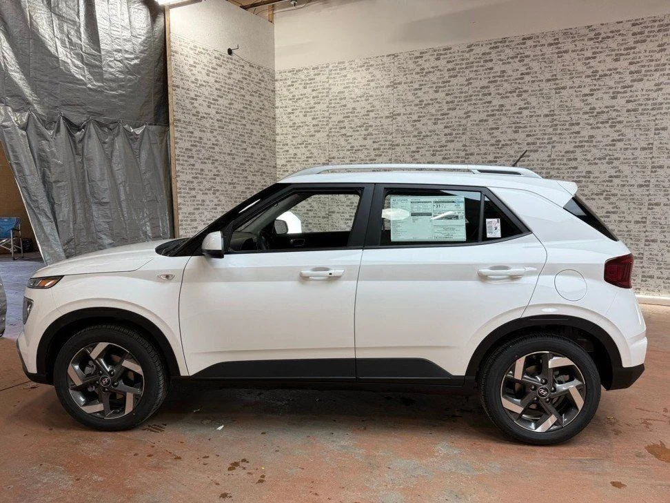 New 2026 Lunar White W/Black Roof Hyundai SEL image 4
