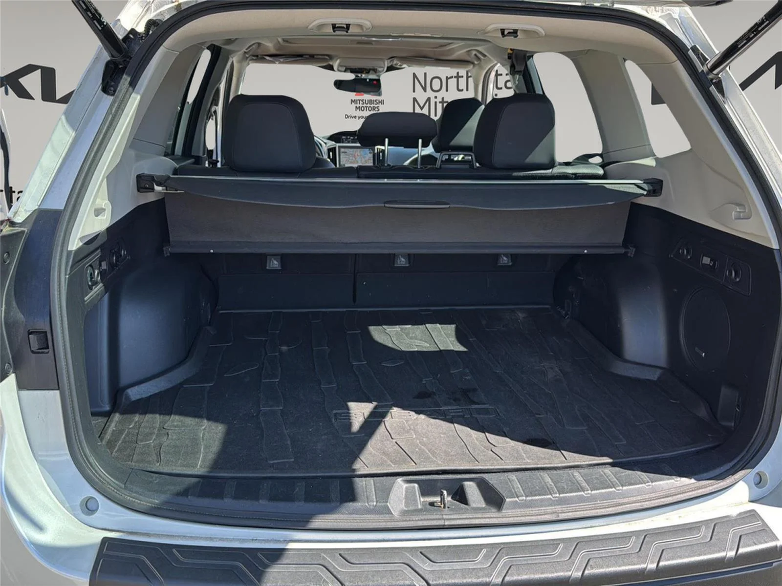 Used 2022 Crystal White Pearl Subaru Touring image 29