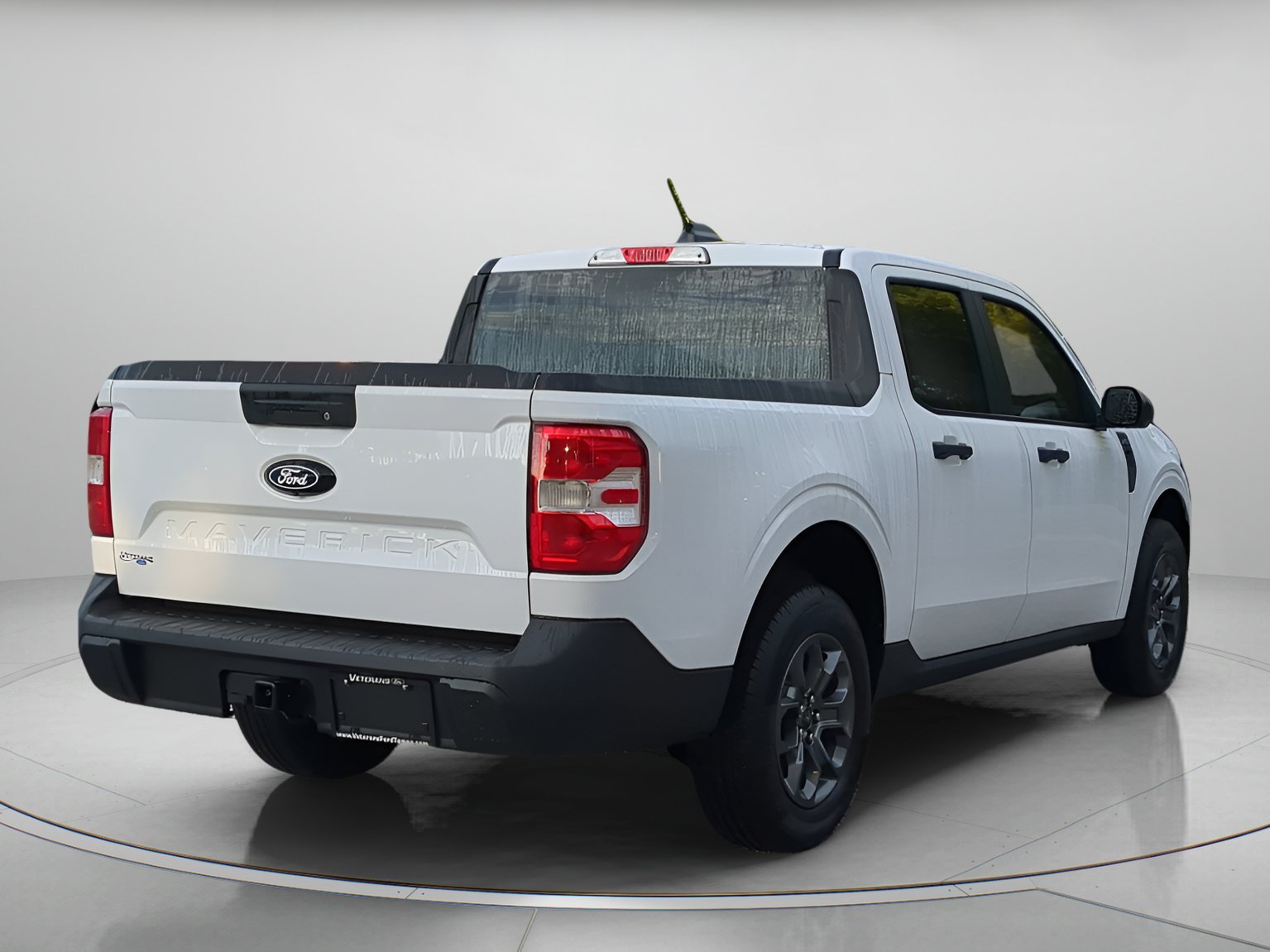 New 2026 Oxford White Ford XLT image 37