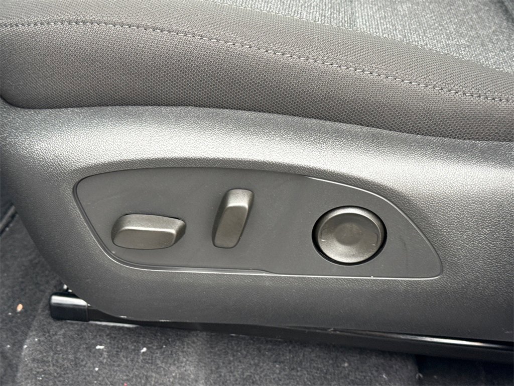 2026 GMC ACADIA - Image 16