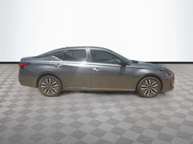 Used 2025 Gray Nissan 2.5 SV image 8