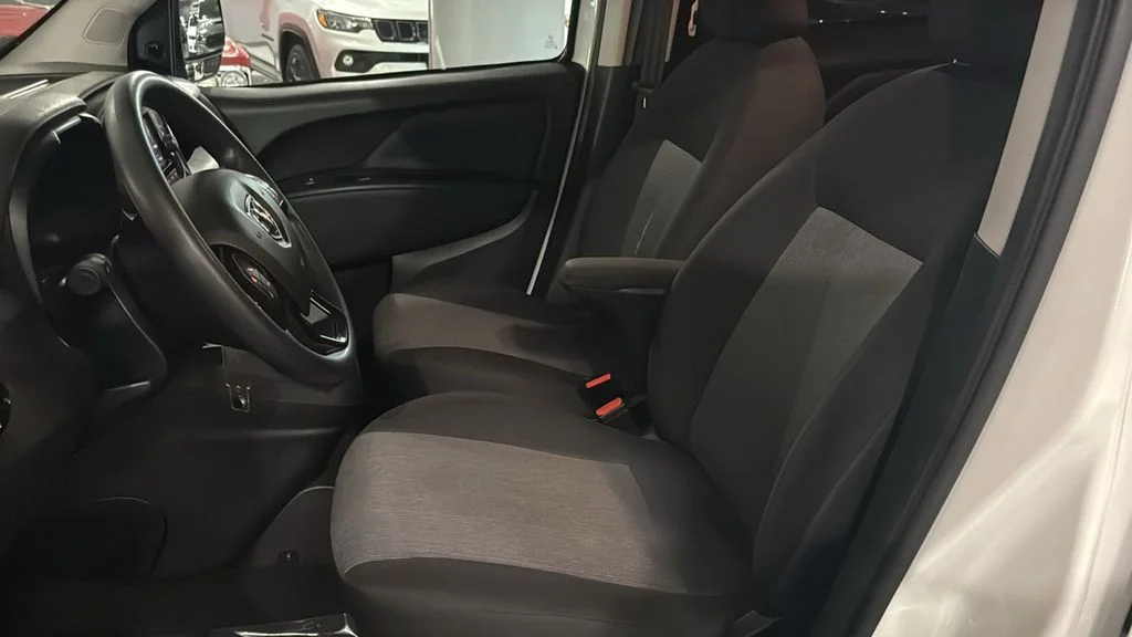 Used 2022 White Ram Base image 16