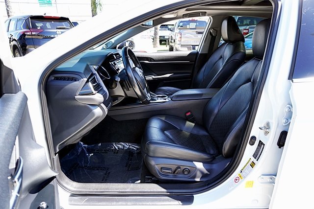 Used 2019 Beige Toyota XSE V6 image 20