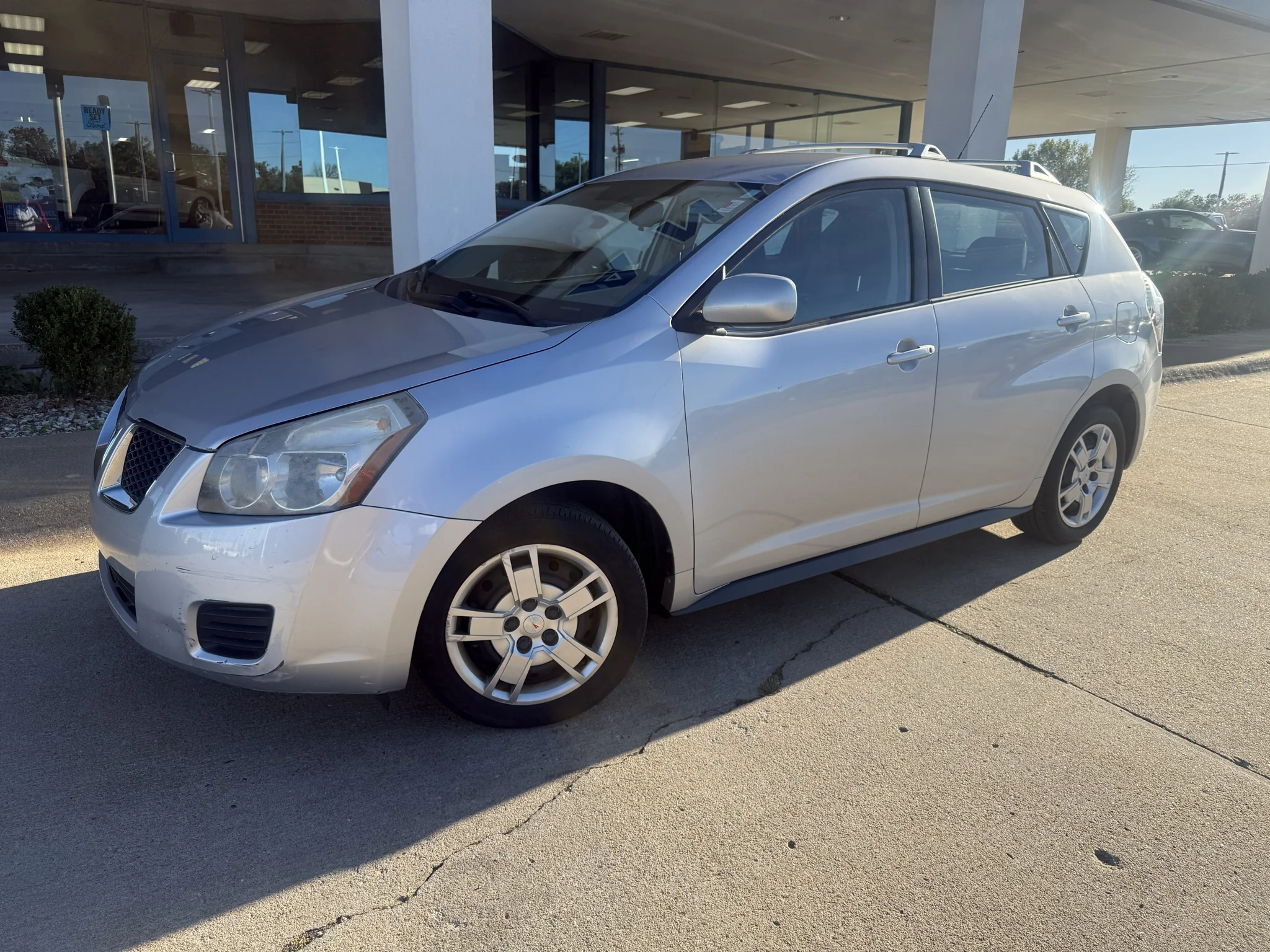 Used 2009  Pontiac Base image 2