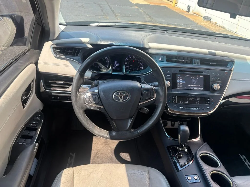 Used 2015 Gray Toyota XLE image 2
