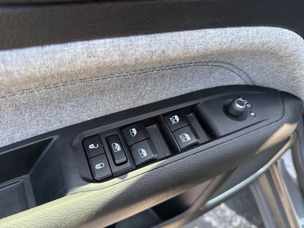 Used 2024 Gray Jeep Latitude image 27
