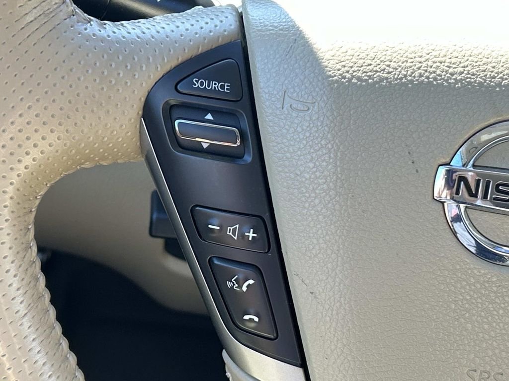 Used 2014 White Nissan SV image 20