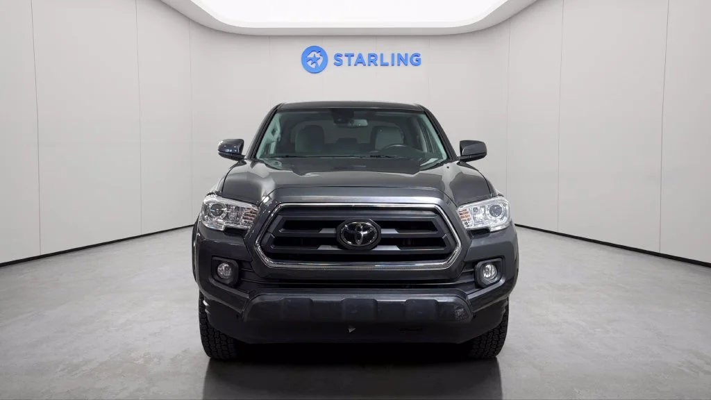 Used 2021  Toyota SR5 image 16