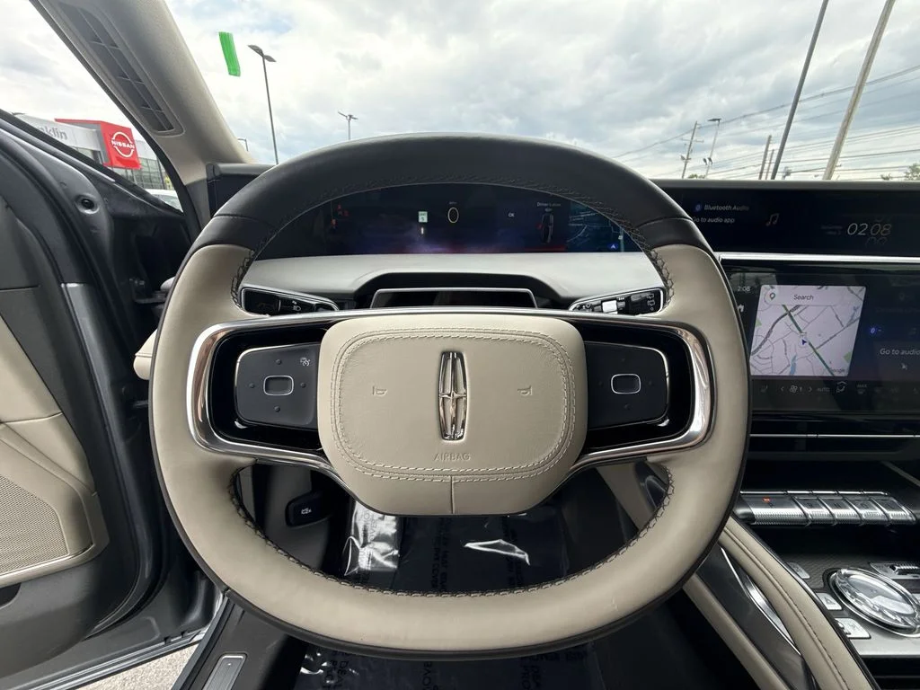 Used 2025 Gray Lincoln Premiere image 14
