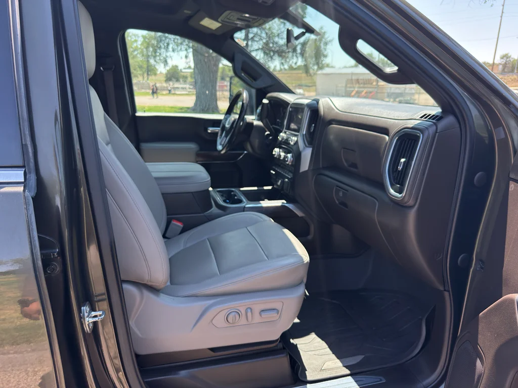 Used 2023 Forest Metallic GMC SLT image 10