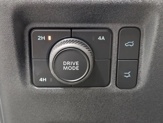 New 2027 Star White Metallic Tri-Coat Ford Active image 40
