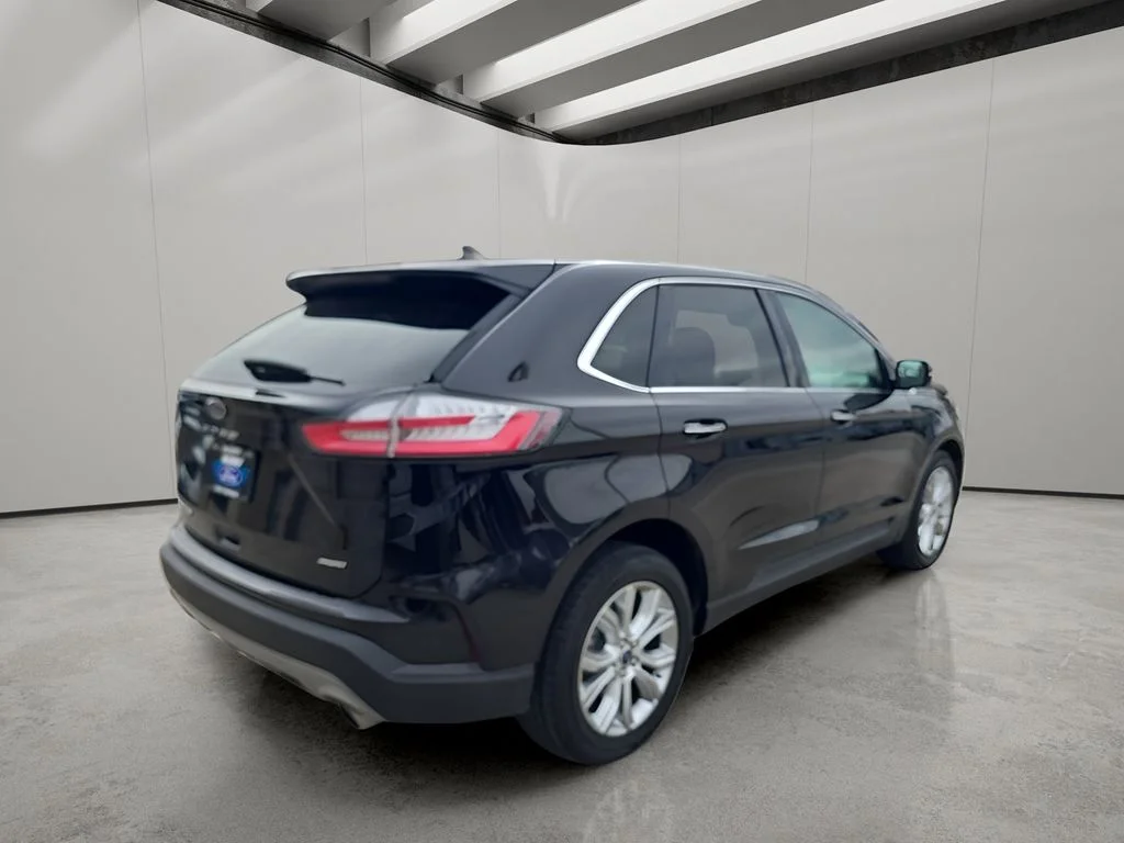 Used 2022 Black Ford Titanium image 5