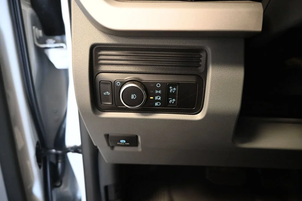 New 2026 Oxford White Ford XL image 14