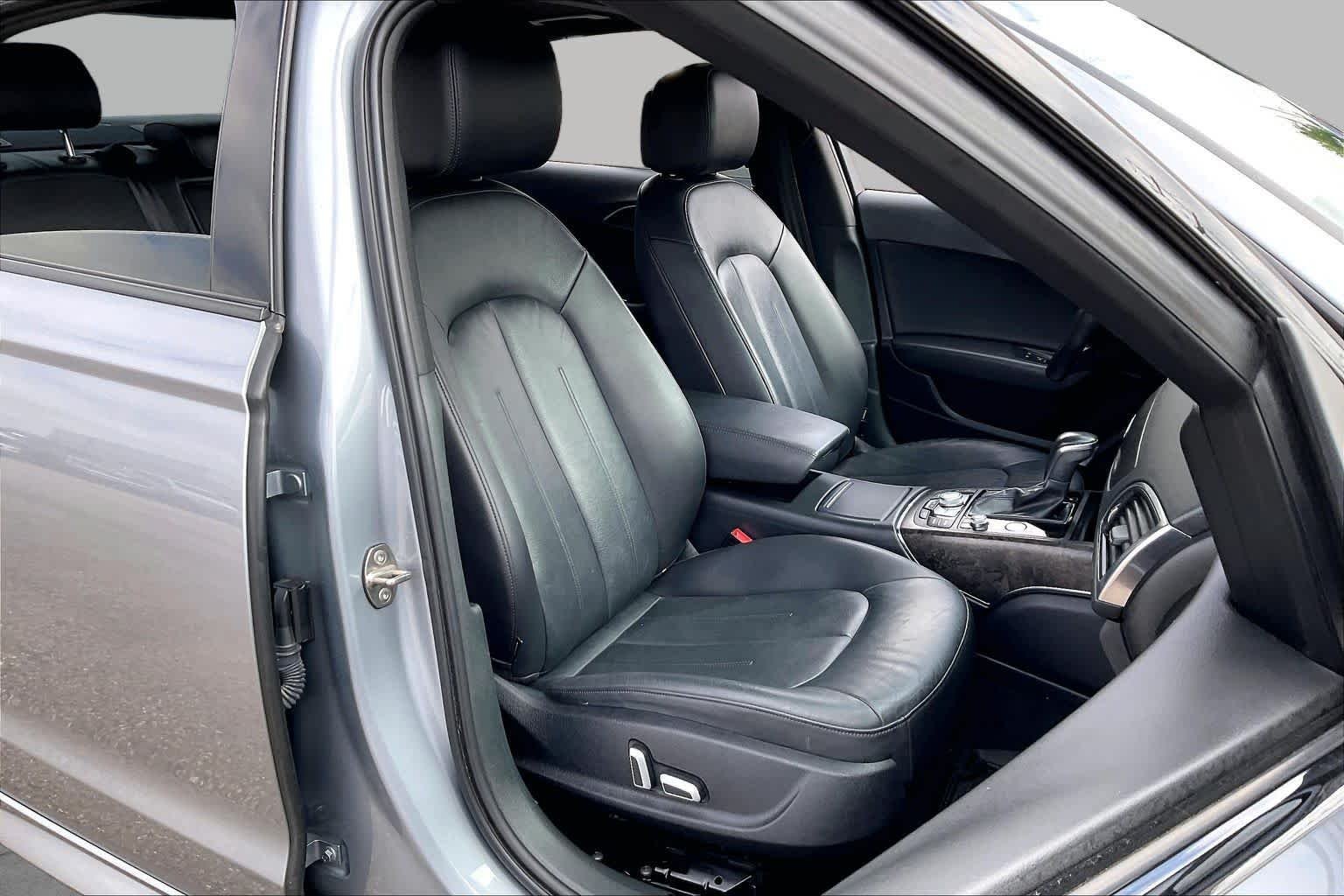 Used 2018 Florett Silver Metallic Audi Premium Plus image 9