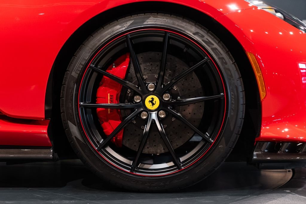 2022 Ferrari 812 Competizione 812 Competizione - Photo 16