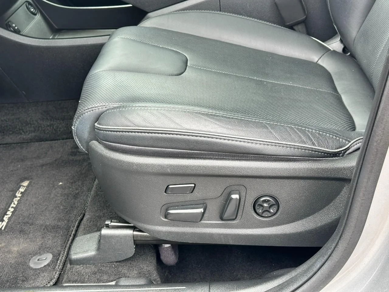 Used 2022 Shimmering Silver Hyundai Limited image 20