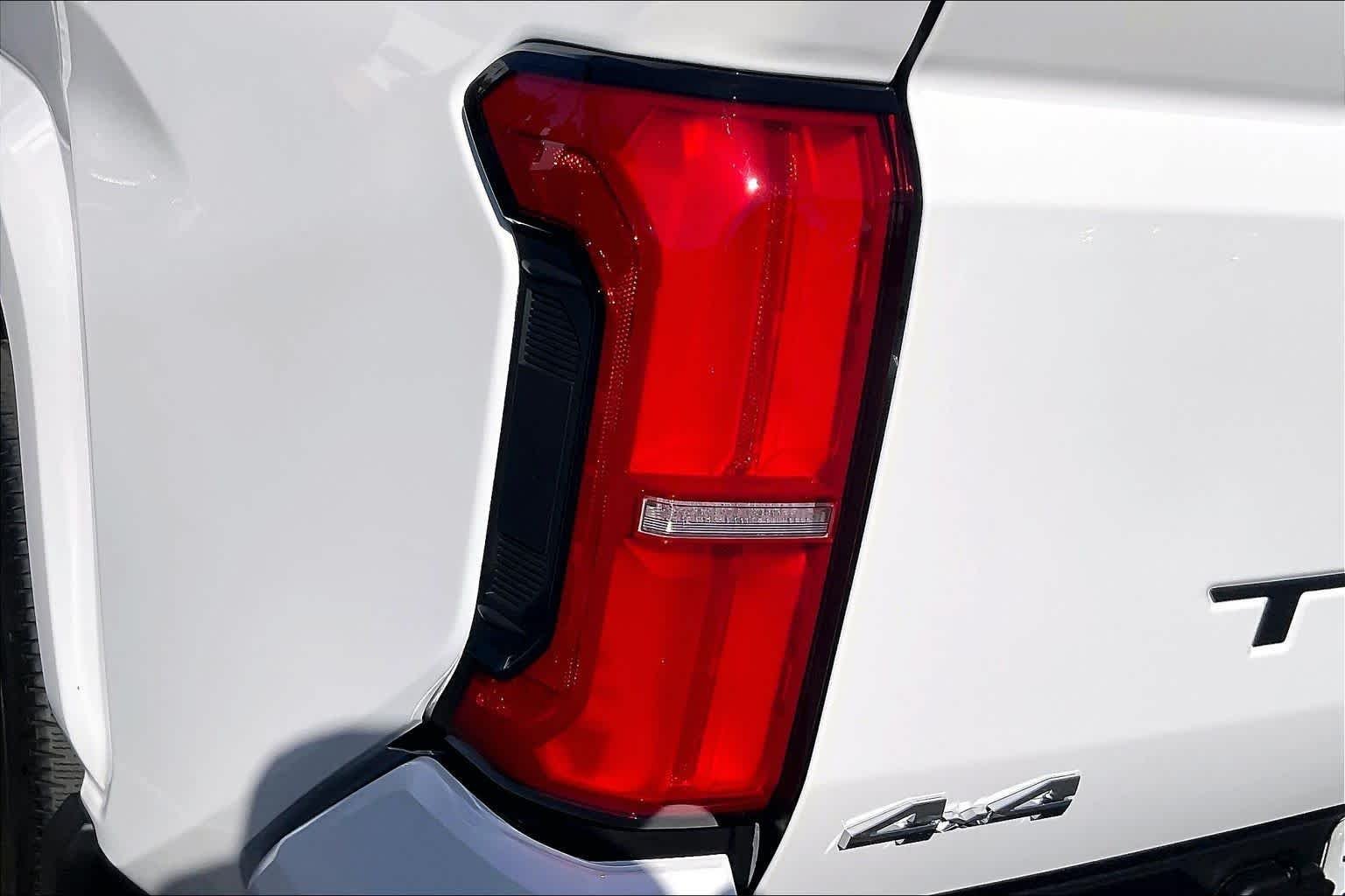 Used 2025 Ice Cap Toyota SR5 image 27