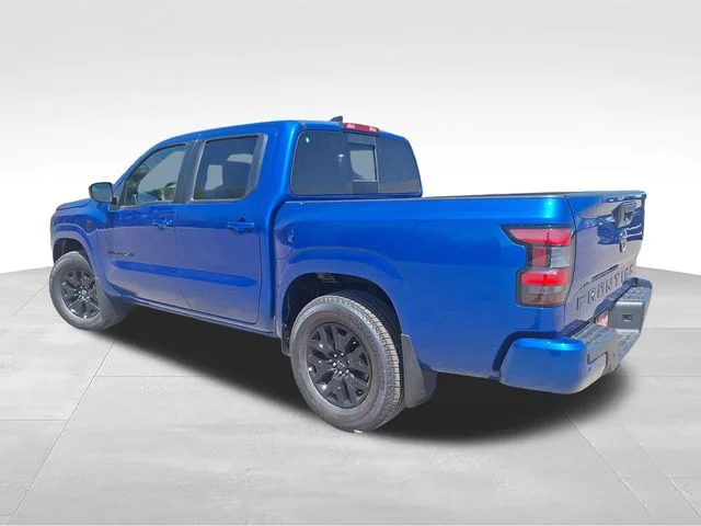 New 2027 Bluestone Pearl Nissan Crew Cab SV image 5