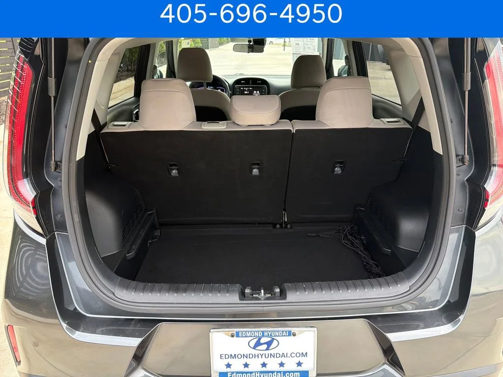 Pre-Owned 2023 Kia Soul LX