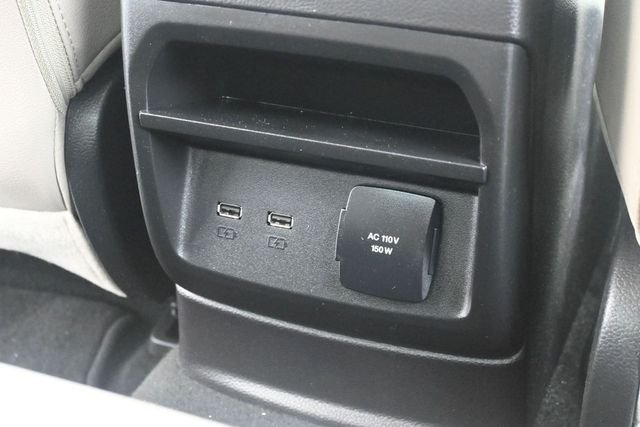 Used 2023 Oxford White Ford Lariat image 31