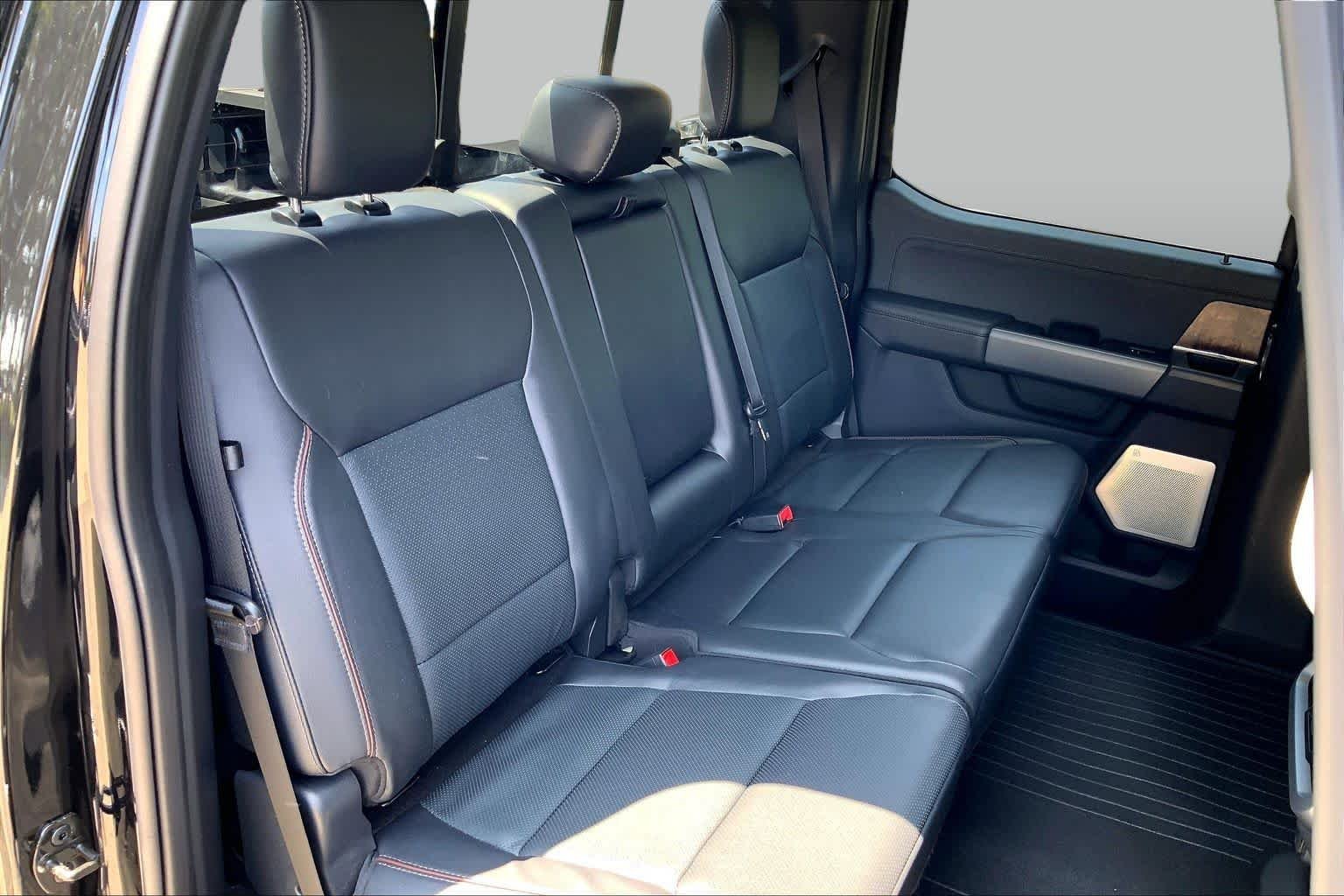 Used 2023 Agate Black Metallic Ford LARIAT image 20
