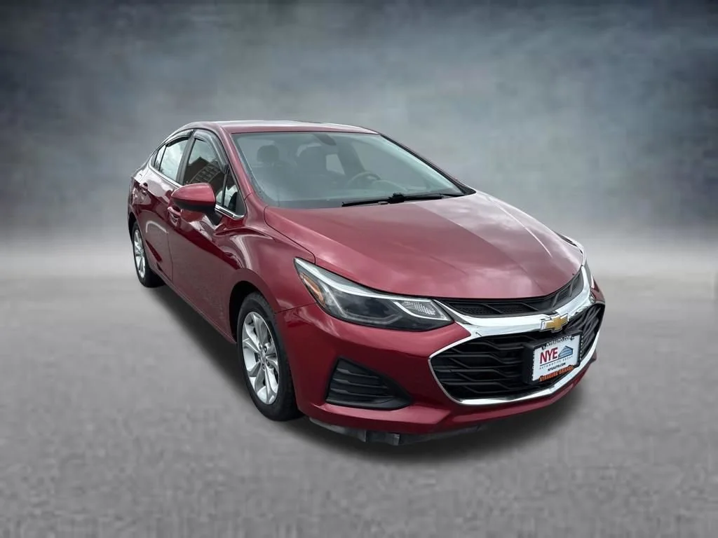 Used 2019 CAJUN RED TINTCOAT Chevrolet LT image 8