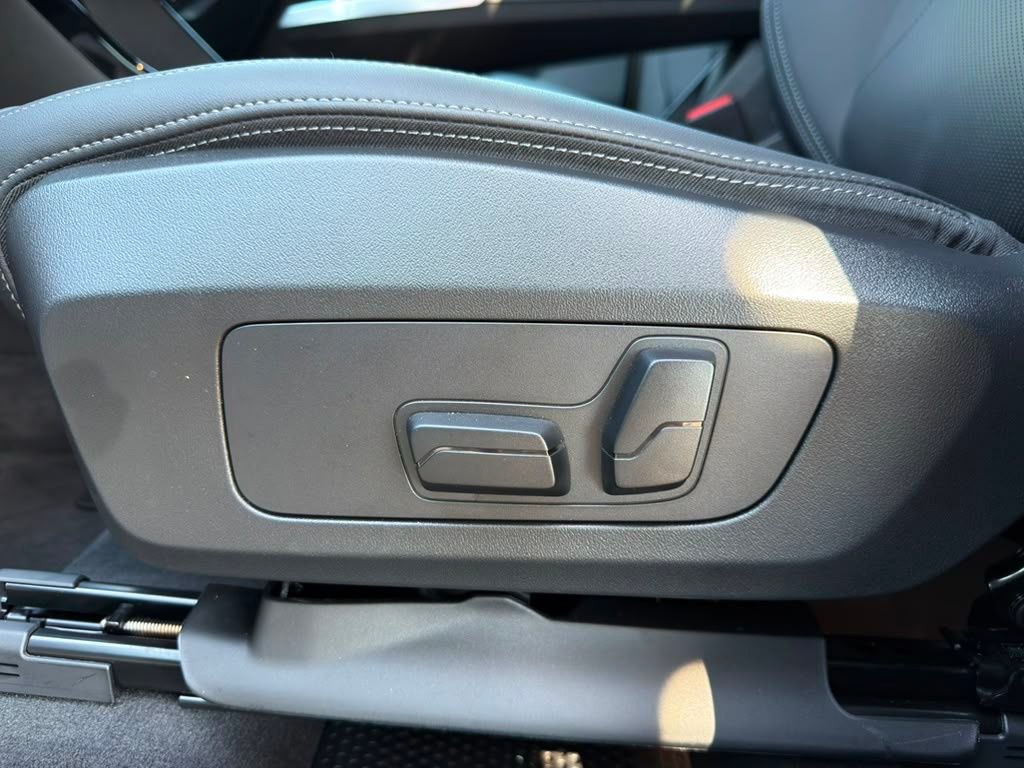 Certified Used 2026 Alpine White BMW xDrive28i image 13