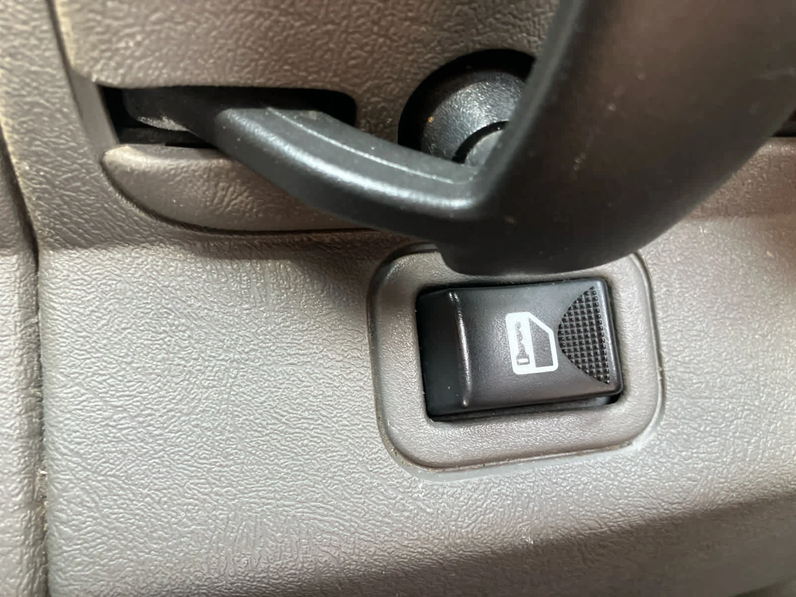 Used 2022 Summit White GMC  image 15