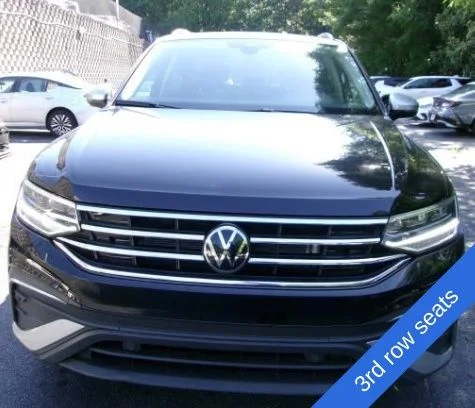 Used 2024 Deep Black Pearl Effect Volkswagen 2.0T Wolfsburg Edition image 6