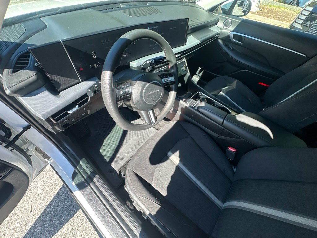 2025 Hyundai Sonata SEL - Photo 9