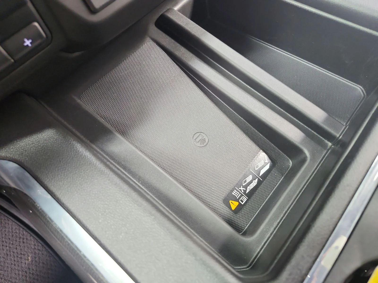 Used 2022  GMC AT4 image 36