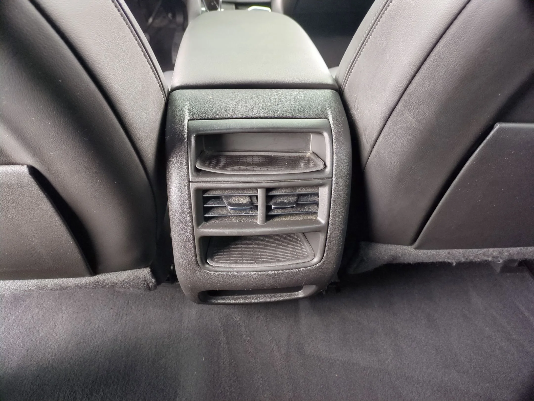 Used 2022 Crystal White Tricoat Cadillac FWD Premium Luxury image 21